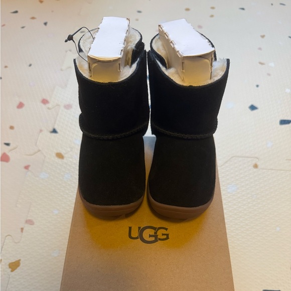 UGG Keelan Boots Size 5 - Picture 9 of 10